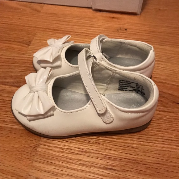 Carters white patent leather shoes with strap - Picture 2 of 3